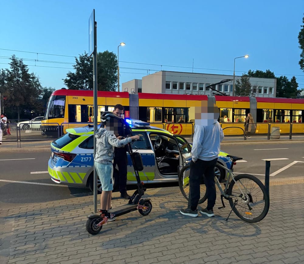 Policja skontrolowała kierujących hulajnogami. Ojciec 12-latka zapłaci 5 tys. zł mandatu Zdjęcie główne wpisu