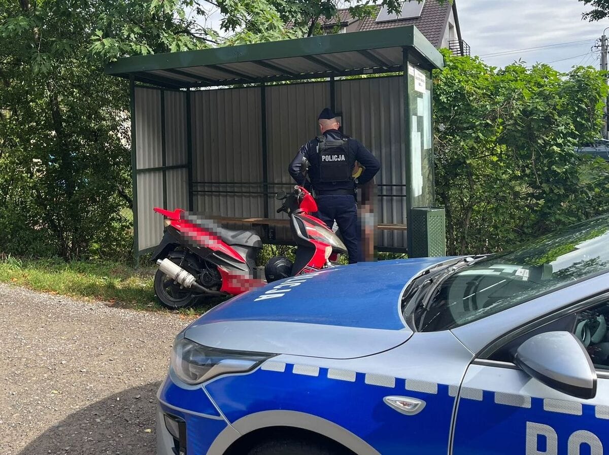Przyjechał motorowerem na przystanek i zaczął układać się do snu. Alkomat pokazał blisko 2,5 promila Zdjęcie główne wpisu