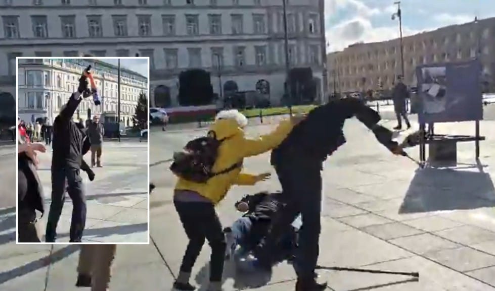 Antoni Macierewicz z pistoletem na farbę w Warszawie. Awantura na miesięcznicy smoleńskiej i starcie z protestującymi [NAGRANIE] Zdjęcie wpisu