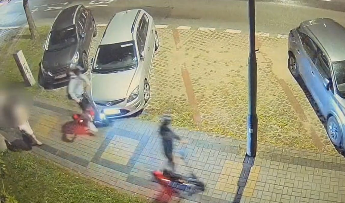 Pod okiem kamery uszkodził hulajnogą zaparkowanego Hyundaia i odjechał. Policja szuka sprawcy z nagrania Zdjęcie wpisu