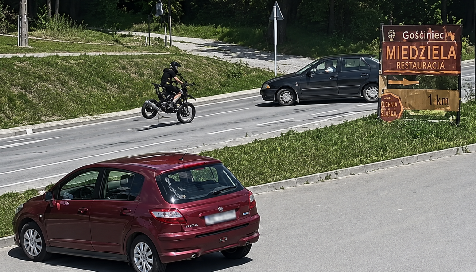 Mistrz GROMDY Mateusz "Don Diego" Kubiszyn miał groźny wypadek motocyklowy. Za kierownicą blisko stuletni mężczyzna Zdjęcie główne wpisu