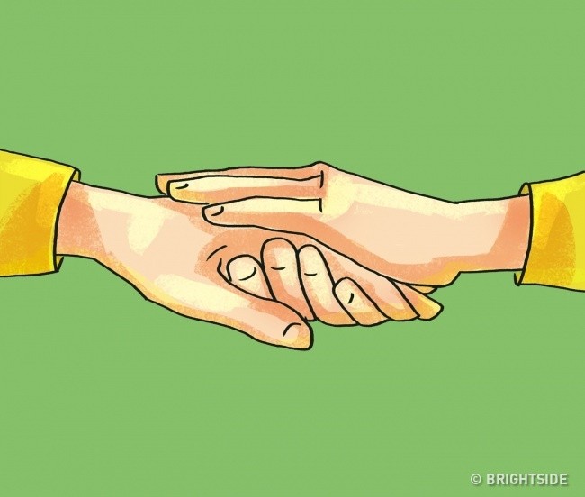 13. „Przykryty” uścisk dłoni