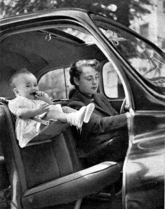 15. Samochodowy fotelik dziecięcy, 1940