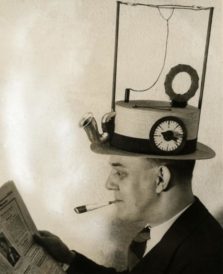 Przenośne radio w słomkowym kapeluszu, wykonane przez amerykańskiego wynalazcę, rok 1931