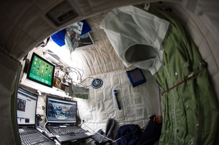 Bonus: Jak astronauci śpią w kosmosie?
