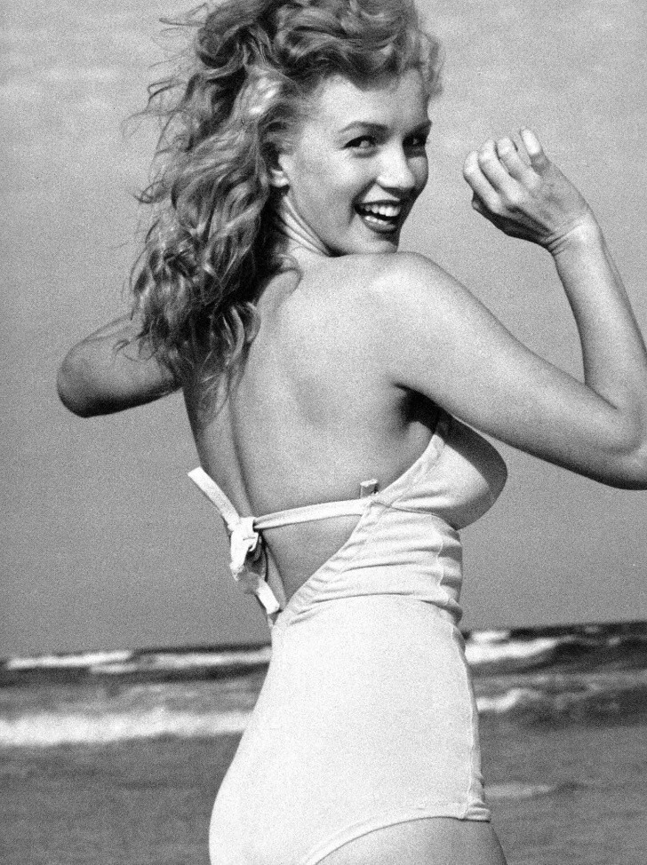 2. Marilyn Monroe na Tobey Beach, 1949