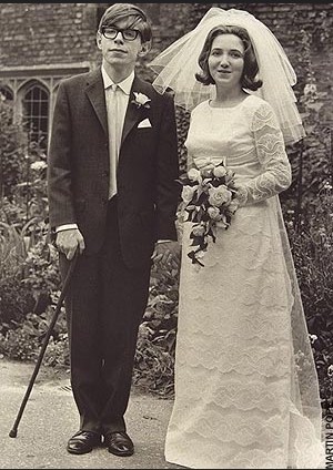 18. Stephen Hawking i jego pierwsza żona, Jane, 1965