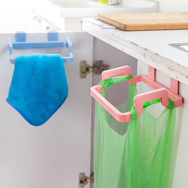 16. Uchwyt na ręczniki i worki na śmieci