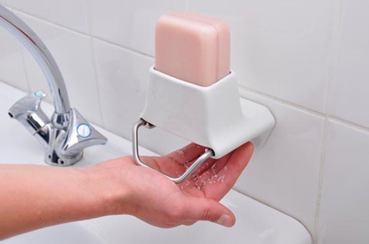 9. Dozownik do mydła w formie tarki