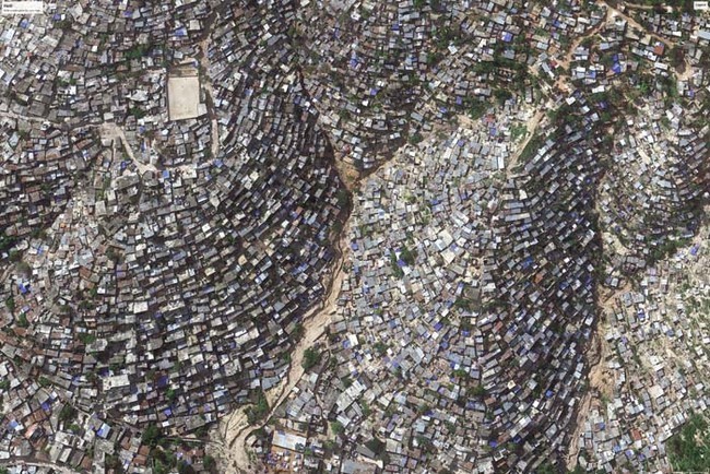 Port-au-Prince, Haiti, gdzie na 1,6 km przypada 24000 ludzi