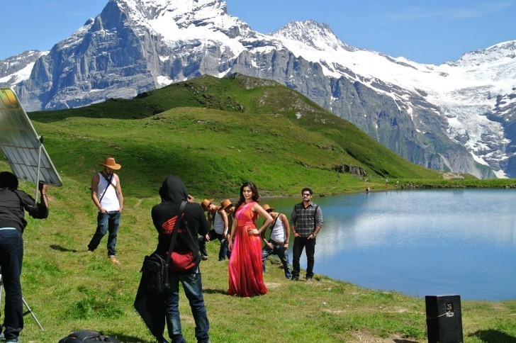 Większość indyjskich filmów kręcona jest w Szwajcarii.