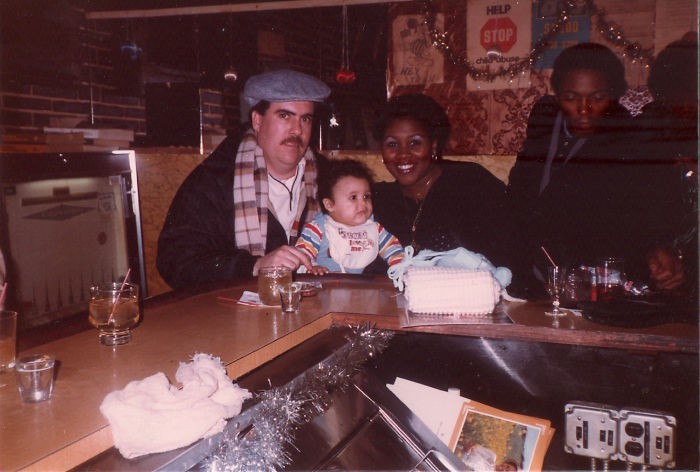 Jako niemowlę często towarzyszyłem moim rodzicom w wyprawach do baru. Takie tam lata 80.