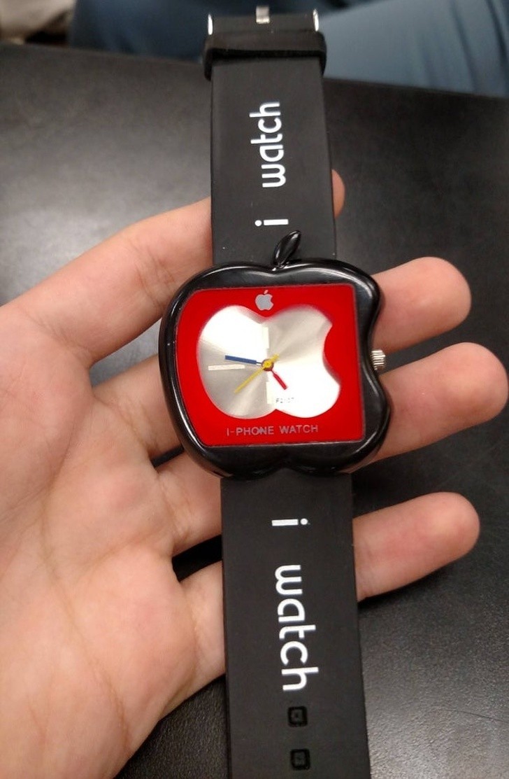 Znajomy kupił na eBayu zegarek Apple za 600 dolarów. Oto co otrzymał