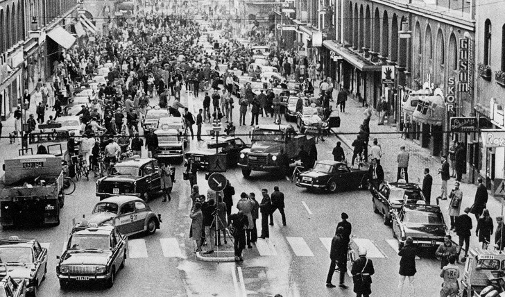 Pierwszy dzień po zmianie ruchu lewostronnego na prawostronny w Szwecji, 1967