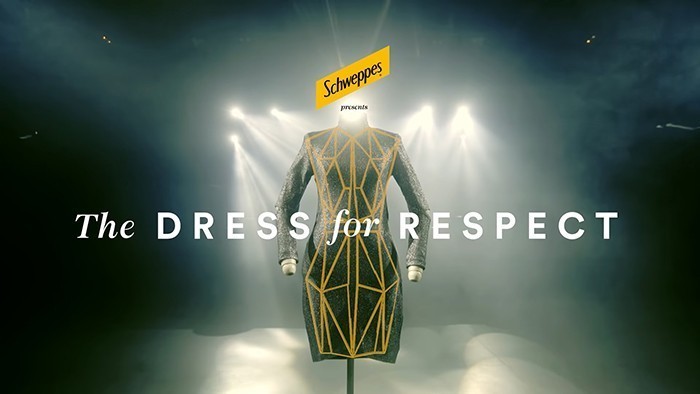 "Dress for Respect" to sukienka wyposażona w potężne czujniki rejestrujące każdy dotyk z zewnątrz.