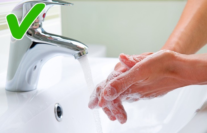 8. Przyrządzanie posiłku bez umycia rąk