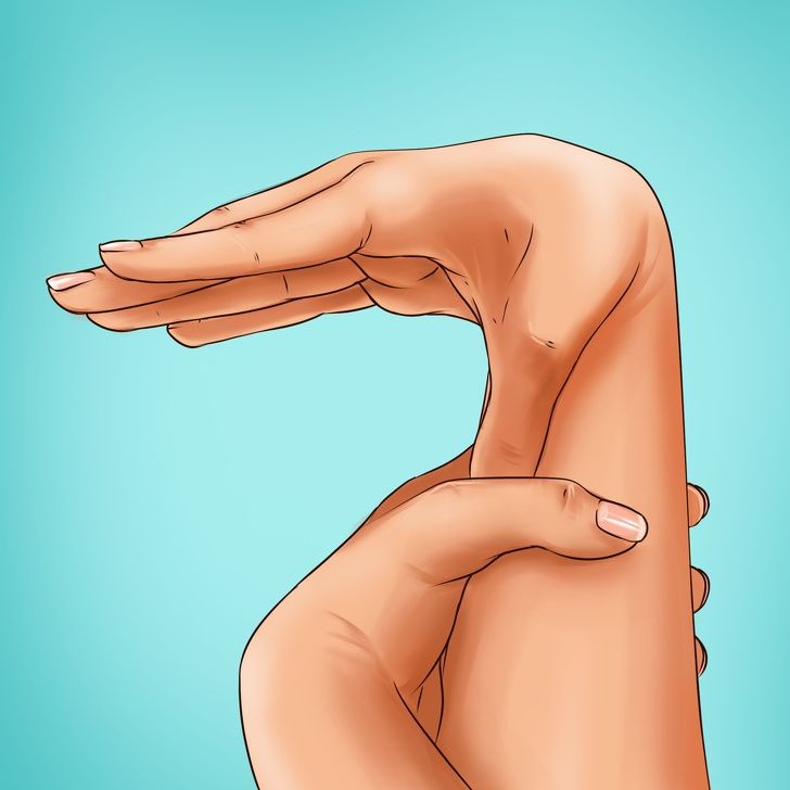 Ćwiczenie 2: Zegnij kciuk tak, aby dotknął wewnętrznej strony przedramienia.