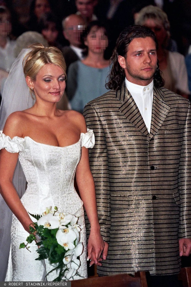 Małżeństwo Sylwii i Radosława nie przetrwało zbyt długo, jednak zdjęcie z z ich ślubu do dziś obiega internet
