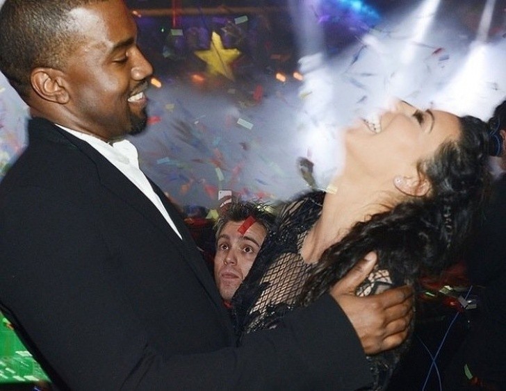 6. "Mój przyjaciel zrujnował ten moment między Kim i Kanye podczas przyjęcia noworocznego kilka lat temu."