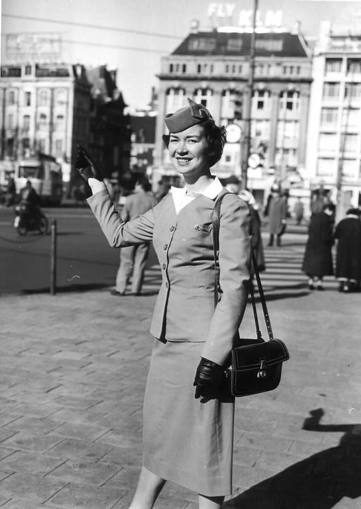 "Moja babcia jako jedna z pierwszych międzynarodowych stewardess w Ameryce, 1938"