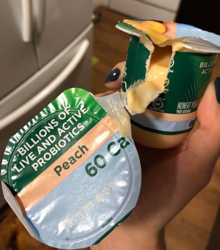 18. "Spróbowałam otworzyć jogurt. Jak to się właściwie wydarzyło?"