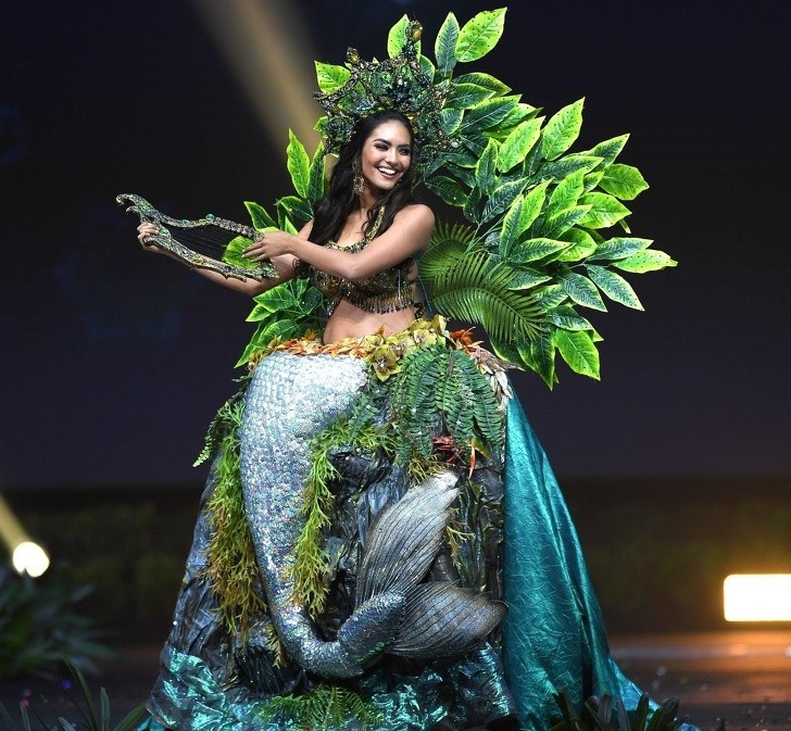 Miss Peru jako amazońska syrena