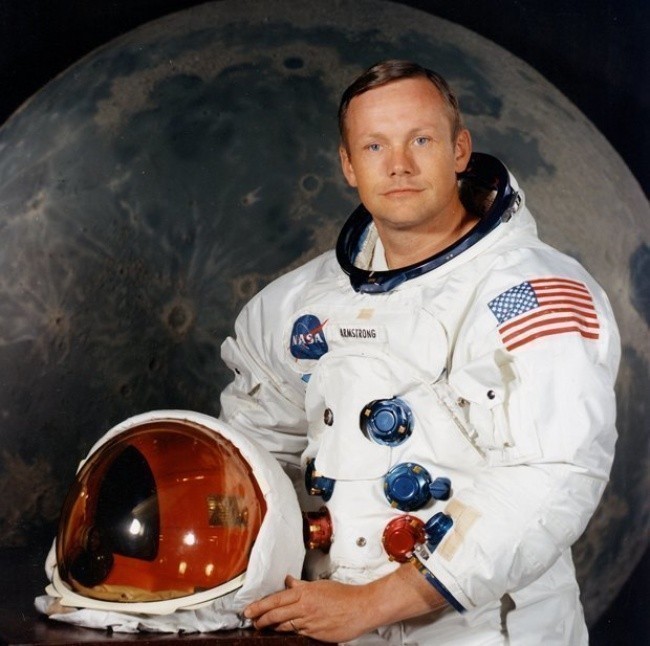 12. Skafander Neila Armstronga został wykonany w wytwórni staników.