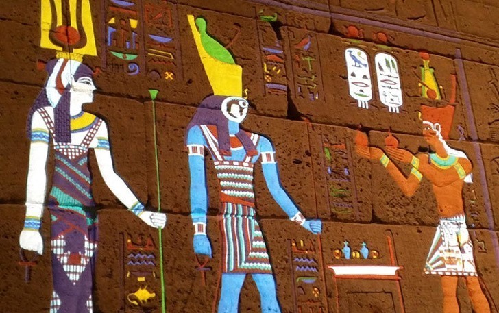 3. Tak wyglądały egipskie hieroglify przed wyblaknięciem.