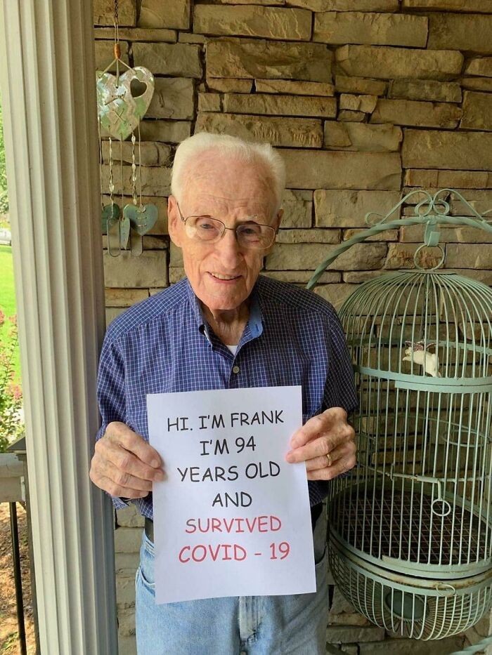"Hej, jestem Frank. Mam 94 lata i przetrwałem covid-19."