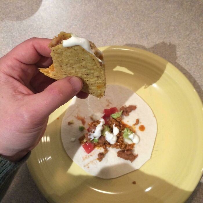 Jeśli zjesz twarde taco nad miękką tortillą, otrzymasz drugie taco.