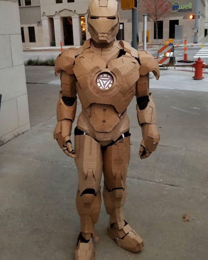 "Stworzyłem kostium Iron Mana z pudełek z Amazona."
