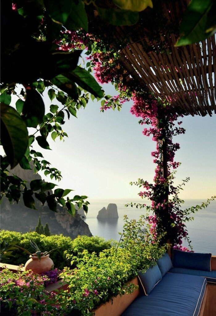 4. Pokój z magicznym widokiem. Capri, Włochy