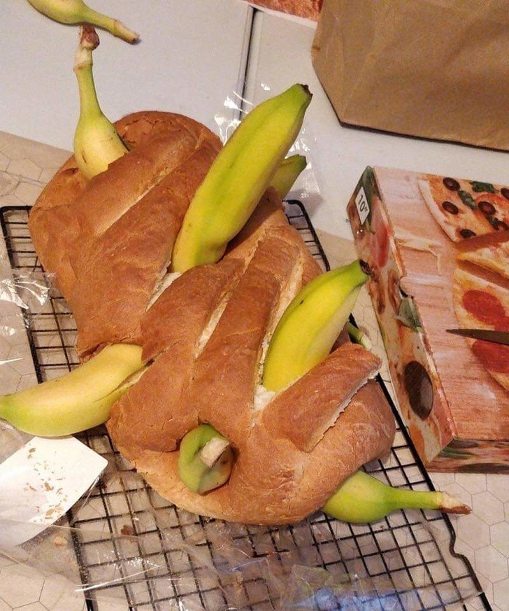 2. "Po raz pierwszy w życiu zrobiłem bananowy chleb. Spodziewajcie się kolejnych przepisów."