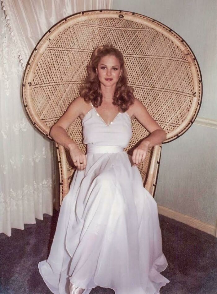 9. "Moja mama w dniu swojego ślubu, wyglądająca niczym królowa, 1979"