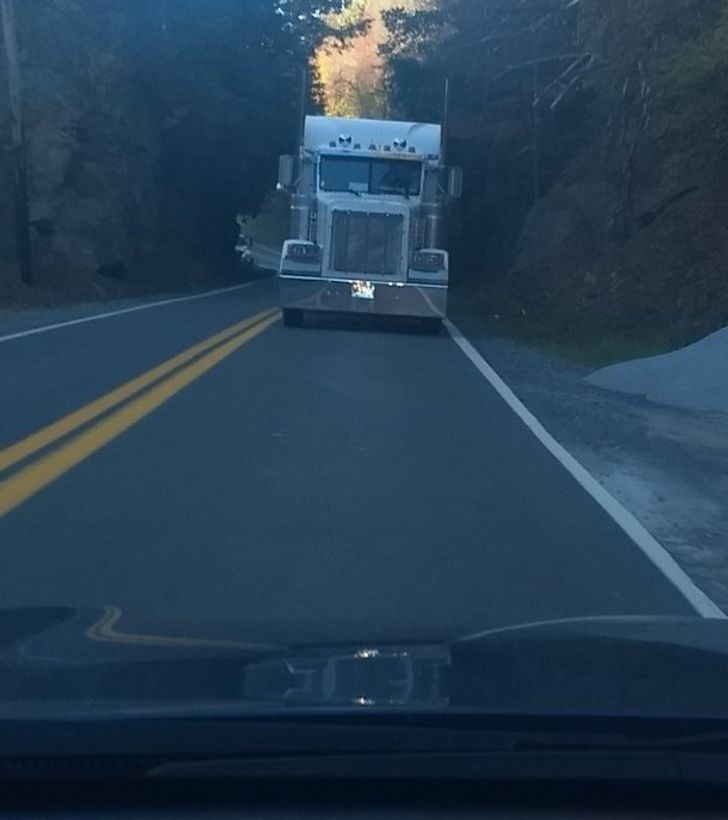 "Minąłem zakręt na górskiej drodze i prawie dostałem zawału, zanim zdałem sobie sprawę, że ta ciężarówka jest holowana."