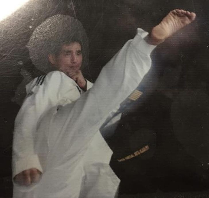 "Pęcherzyk powietrza sprawił, że instruktor taekwondo mojej córki wygląda jakby miał afro."