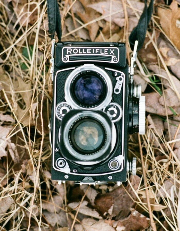 16. "Oto mój aparat Rolleiflex z 1958 roku. Wciąż działa bez zarzutu i robi piękne zdjęcia."