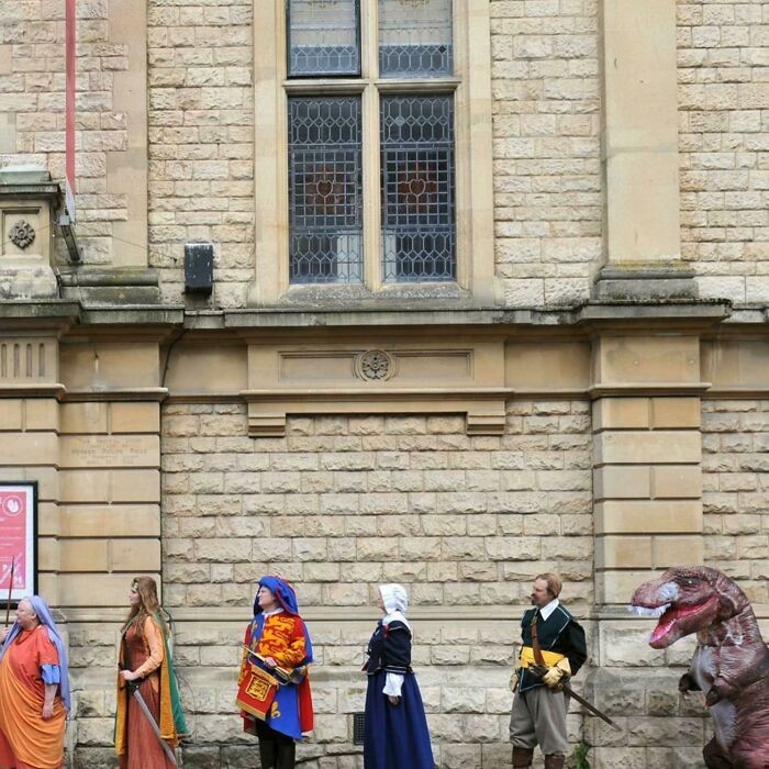 Historyczne postacie czekające na ponowne otwarcie Muzeum w Gloucester