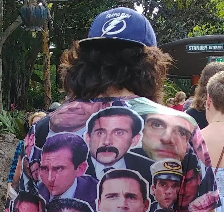 "Zobaczyłem to dziś w Disneylandzie - koszulka z twarzami Steve'a Carella"