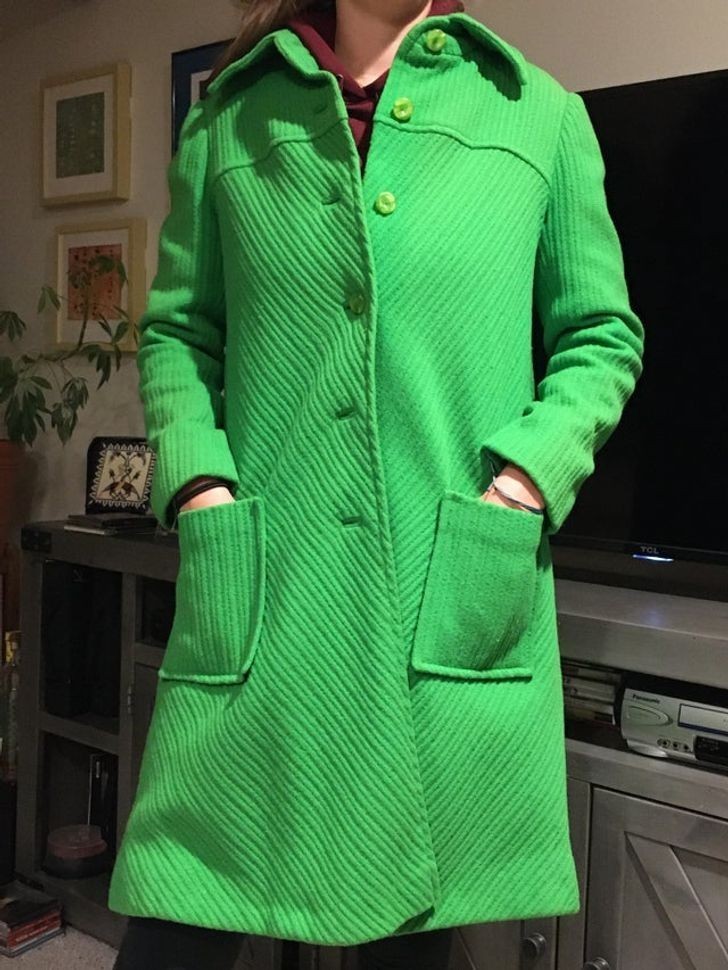 "Moja mama uszyła sobie ten płaszcz w 1973 roku. Teraz dumnie nosi go jej 22-letnia wnuczka."