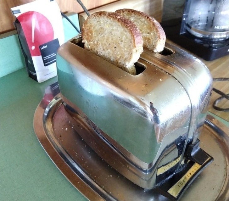 9. "Toster moich dziadków kupiony w 1956 roku. Mimo, że oboje już odeszli, toster wciąż działa jak w dniu zakupu.