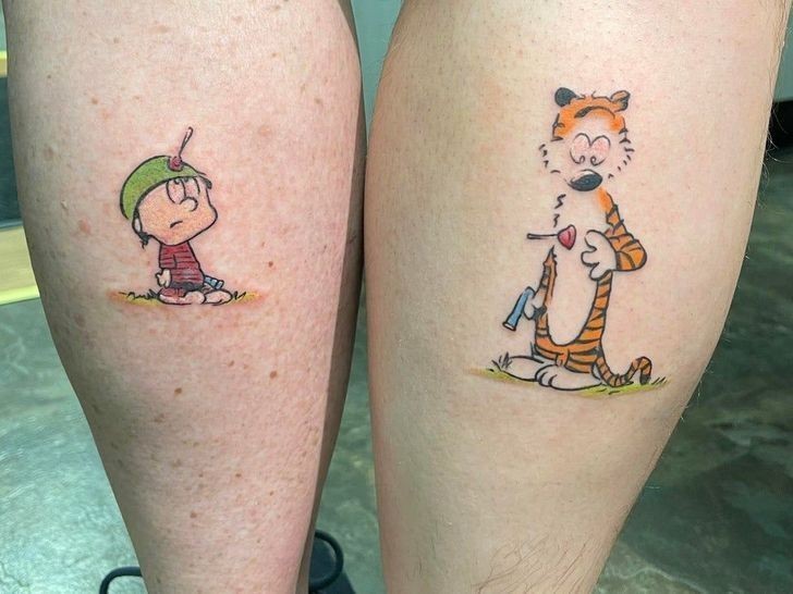 1. "Żona i ja zrobiliśmy sobie wczoraj pasujące tatuaże."