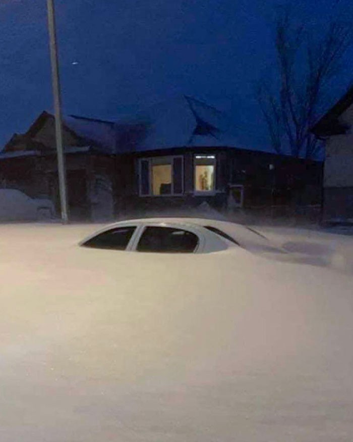 "W zeszły weekend w Saskatchewan spadło trochę śniegu."