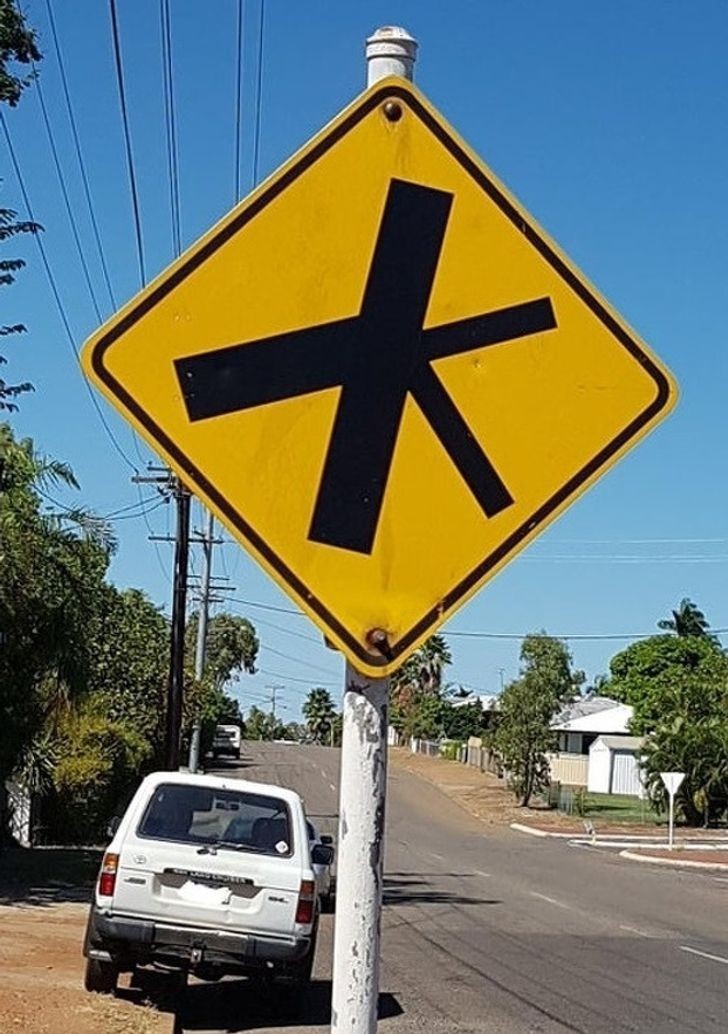 12. Bardzo osobliwy znak skrzyżowania w Mount Isa