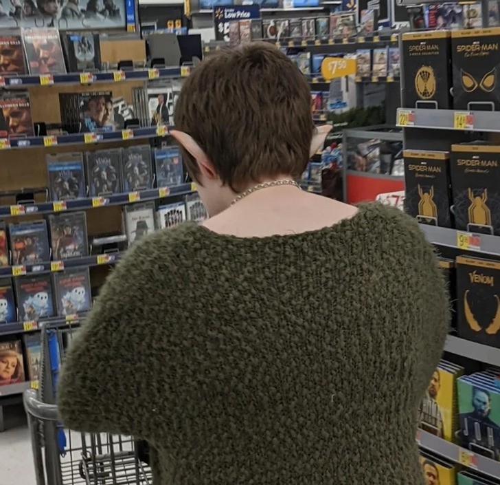 "Elf w Walmarcie"