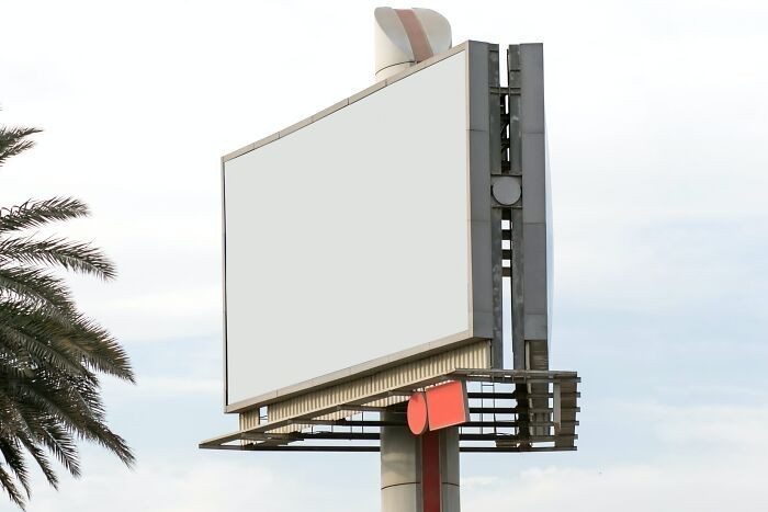 2. W stanach Alaska, Maine, Vermont, i Hawaje stawianie billboardów jest zakazane.
