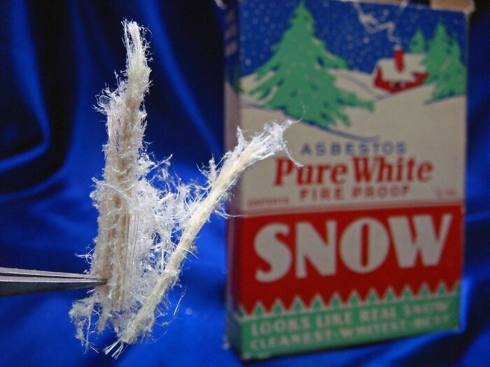 15. Sztuczny śnieg wykonany z azbestu, lata 30