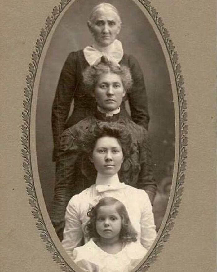 Cztery pokolenia, 1905