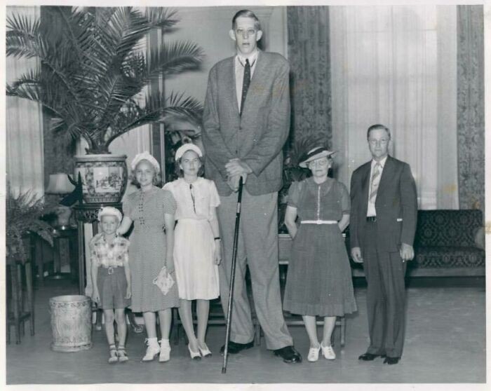 Robert Wadlow, najwyższy mężczyzna w historii (272 cm)