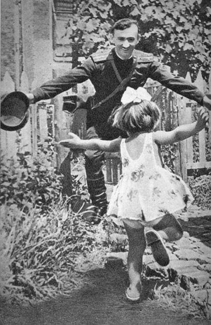 Żołnierz wracający do domu po drugiej wojnie światowej, 1945